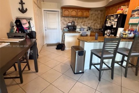 Снять в аренду кондоминиум в Лодердейл-бай-те-Си, Флорида 1 спальня, 56.67м2, № 2027363 - фото 13