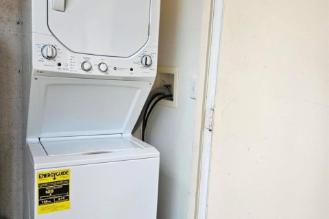 Снять в аренду кондоминиум в Порт-Сент-Луси, Флорида 4 комнаты, 37.16м2, № 2191853 - фото 18