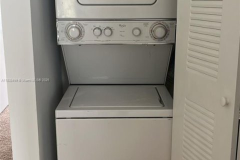 Copropriété à vendre à Fort Lauderdale, Floride: 2 chambres, 95.88 m2 № 1936981 - photo 17