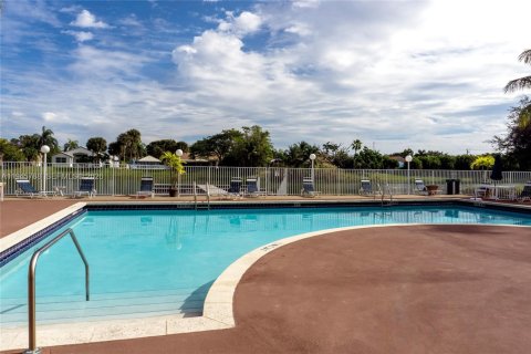 Снять в аренду кондоминиум в Окленд-Парк, Флорида 2 спальни, 116.69м2, № 2002416 - фото 18