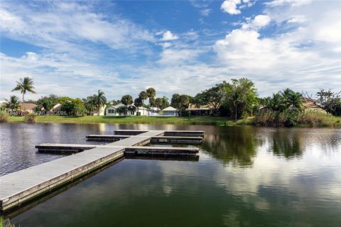 Снять в аренду кондоминиум в Окленд-Парк, Флорида 2 спальни, 116.69м2, № 2002416 - фото 21