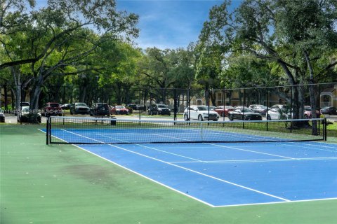 Снять в аренду кондоминиум в Окленд-Парк, Флорида 2 спальни, 116.69м2, № 2002416 - фото 22