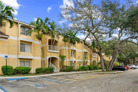 Снять в аренду кондоминиум в Окленд-Парк, Флорида 2 спальни, 116.69м2, № 2002416 - фото 2