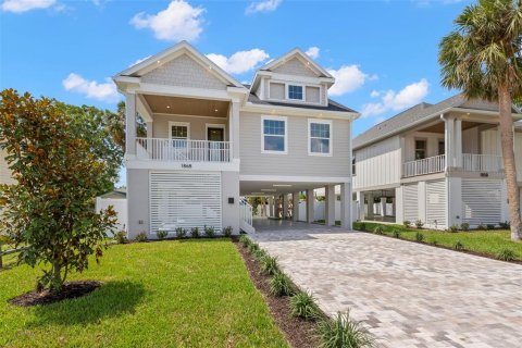 House in Saint Petersburg, Florida 4 bedrooms, 162.11 sq.m. № 2223630 - photo 3