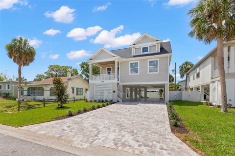 House in Saint Petersburg, Florida 4 bedrooms, 162.11 sq.m. № 2223630 - photo 4