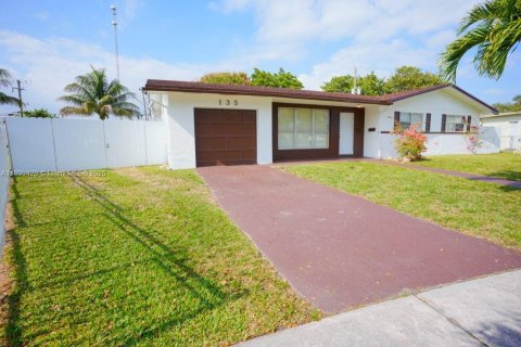 House in Miami Gardens, Florida 3 bedrooms, 119.29 sq.m. № 1952469 - photo 20