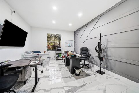 Купить виллу или дом в Лейк-Уорт, Флорида 5 комнат, 394.46м2, № 2085855 - фото 22