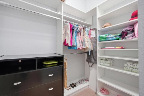 Купить виллу или дом в Ривервью, Флорида 12 комнат, 238.39м2, № 2152062 - фото 17
