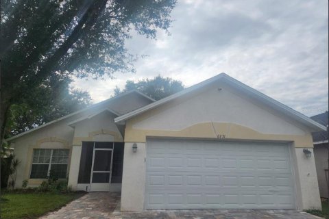 House in Melbourne, Florida 3 bedrooms, 114.18 sq.m. № 1905377 - photo 2