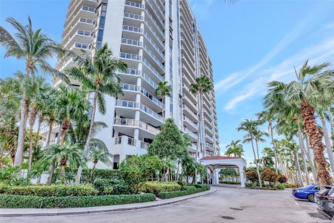 Condominio en venta en Aventura, Florida, 3 dormitorios, 169.08 m2 № 2029103 - foto 2