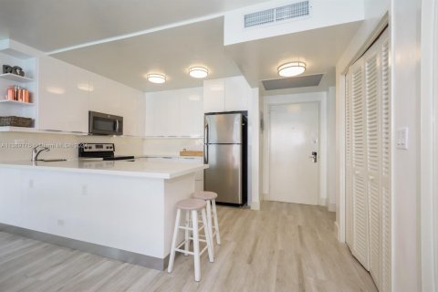 Copropriété à louer à Miami Beach, Floride: 1 chambre, 86.4 m2 № 1938389 - photo 4