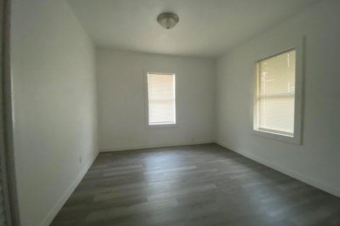 House in St. Lucie, Florida 6 bedrooms, 142.7 sq.m. № 2245607 - photo 17