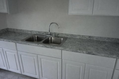 House in St. Lucie, Florida 6 bedrooms, 142.7 sq.m. № 2245607 - photo 5