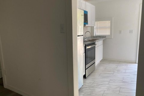 House in St. Lucie, Florida 6 bedrooms, 142.7 sq.m. № 2245607 - photo 15