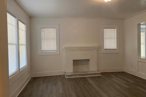 House in St. Lucie, Florida 6 bedrooms, 142.7 sq.m. № 2245607 - photo 4