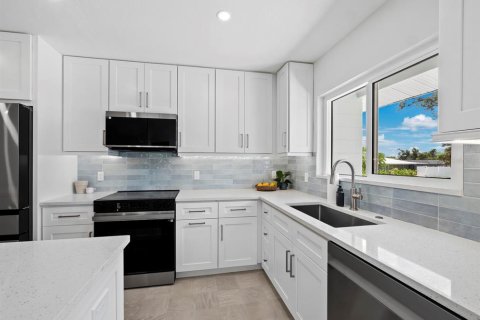 Villa ou maison à vendre à Sarasota, Floride: 3 chambres, 154.22 m2 № 1888510 - photo 6