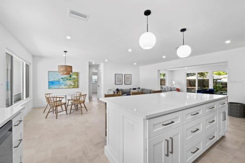 Villa ou maison à vendre à Sarasota, Floride: 3 chambres, 154.22 m2 № 1888510 - photo 9