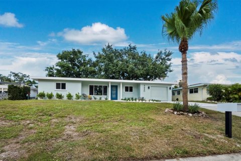 Villa ou maison à vendre à Sarasota, Floride: 3 chambres, 154.22 m2 № 1888510 - photo 2