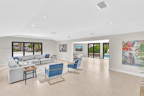 Купить виллу или дом в Халландейл-Бич, Флорида 3 спальни, 231.51м2, № 1990844 - фото 8