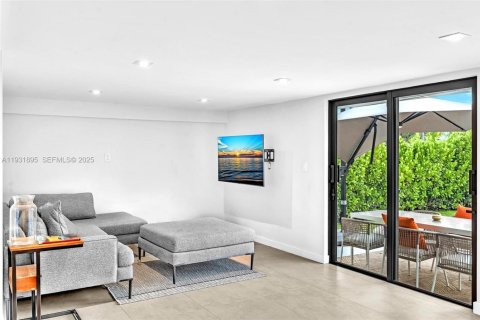 Купить виллу или дом в Халландейл-Бич, Флорида 3 спальни, 231.51м2, № 1990844 - фото 18