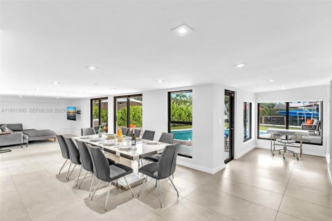 Купить виллу или дом в Халландейл-Бич, Флорида 3 спальни, 231.51м2, № 1990844 - фото 13