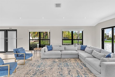 Купить виллу или дом в Халландейл-Бич, Флорида 3 спальни, 231.51м2, № 1990844 - фото 5