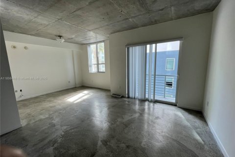 Condo in Miami, Florida, 1 bedroom  № 1878854 - photo 4