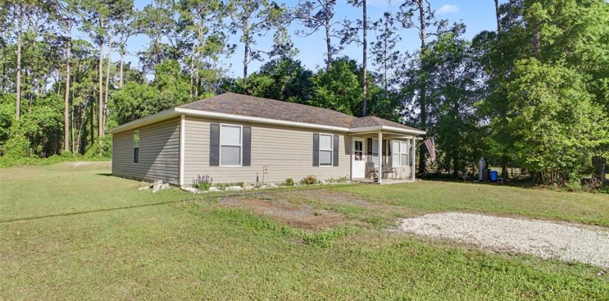 Casa en Bunnell, Florida 3 dormitorios, 113.15 m2 № 2213716