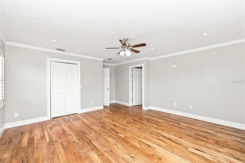 House in Brandon, Florida 4 bedrooms, 235.51 sq.m. № 2330335 - photo 9