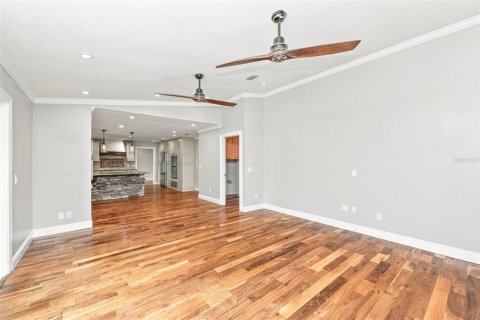 House in Brandon, Florida 4 bedrooms, 235.51 sq.m. № 2330335 - photo 18