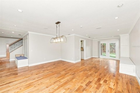 House in Brandon, Florida 4 bedrooms, 235.51 sq.m. № 2330335 - photo 3