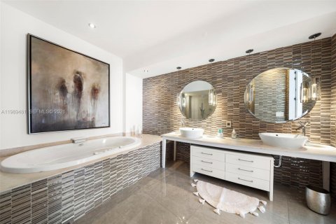 Copropriété à louer à Miami Beach, Floride: 2 chambres, 142.7 m2 № 2051578 - photo 20