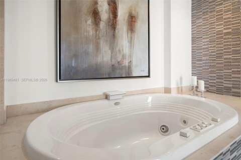 Copropriété à louer à Miami Beach, Floride: 2 chambres, 142.7 m2 № 2051578 - photo 24