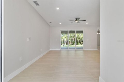 Villa ou maison à vendre à Port Charlotte, Floride: 4 chambres, 158.31 m2 № 2149365 - photo 3