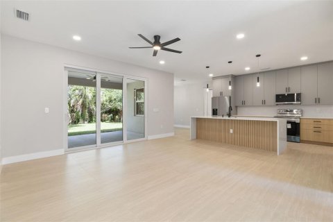 Villa ou maison à vendre à Port Charlotte, Floride: 4 chambres, 158.31 m2 № 2149365 - photo 14