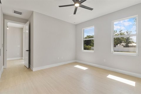 Villa ou maison à vendre à Port Charlotte, Floride: 4 chambres, 158.31 m2 № 2149365 - photo 9