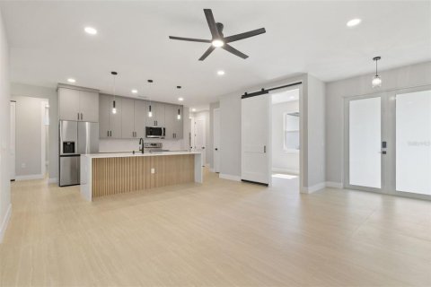 Villa ou maison à vendre à Port Charlotte, Floride: 4 chambres, 158.31 m2 № 2149365 - photo 15