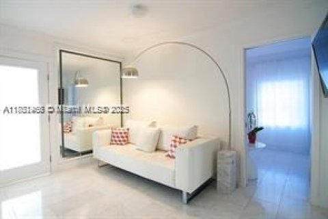 Condominio en venta en Miami Beach, Florida, 42.36 m2 № 1865170 - foto 4