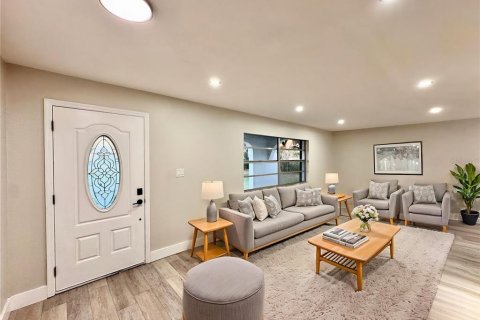 Casa en venta en Kissimmee, Florida, 3 dormitorios, 146.79 m2 № 1636860 - foto 3