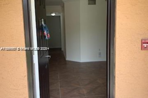 Condo in Miramar, Florida, 2 bedrooms  № 1874197 - photo 4