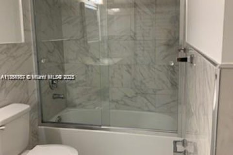Condo in Miramar, Florida, 2 bedrooms  № 1874197 - photo 17