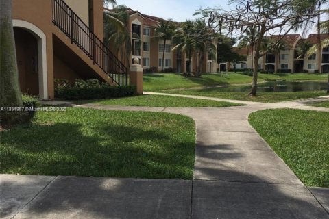 Condo in Miramar, Florida, 2 bedrooms  № 1874197 - photo 20