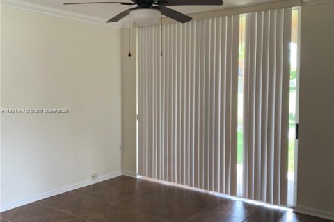 Condo in Miramar, Florida, 2 bedrooms  № 1874197 - photo 14