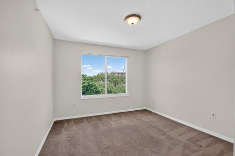 Condo in Boynton Beach, Florida, 3 bedrooms  № 2384934 - photo 27