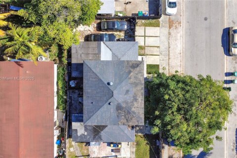 Commercial property in Miami, Florida 203.46 sq.m. № 1973402 - photo 27