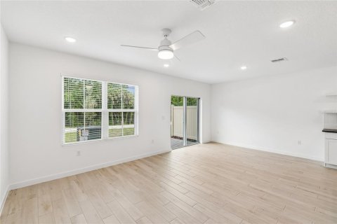 Townhouse in Davenport, Florida 3 bedrooms, 159.05 sq.m. № 2096385 - photo 14
