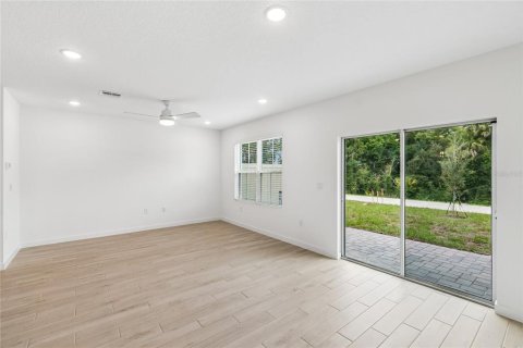 Townhouse in Davenport, Florida 3 bedrooms, 159.05 sq.m. № 2096385 - photo 15
