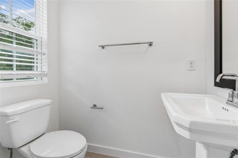 Townhouse in Davenport, Florida 3 bedrooms, 159.05 sq.m. № 2096385 - photo 11
