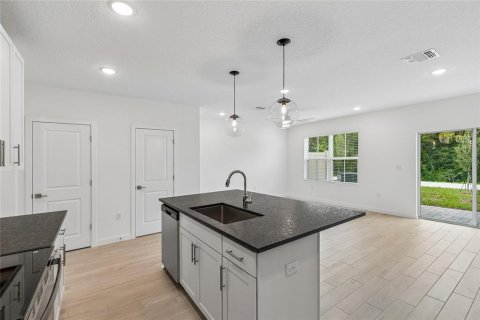 Townhouse in Davenport, Florida 3 bedrooms, 159.05 sq.m. № 2096385 - photo 6
