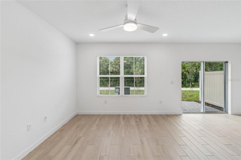Townhouse in Davenport, Florida 3 bedrooms, 159.05 sq.m. № 2096385 - photo 13